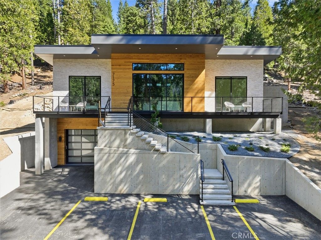 Image 1 of property listing at 7175 Yosemite Park, Yosemite, CA 95389