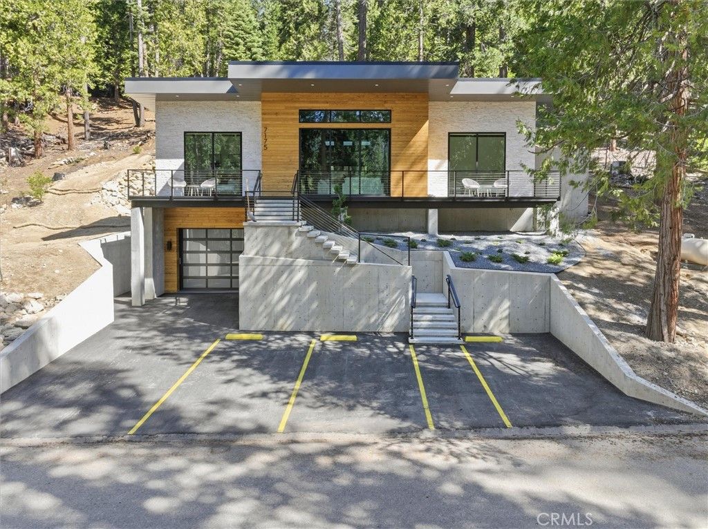 Image 2 of property listing at 7175 Yosemite Park, Yosemite, CA 95389
