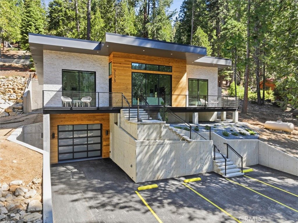 Image 3 of property listing at 7175 Yosemite Park, Yosemite, CA 95389