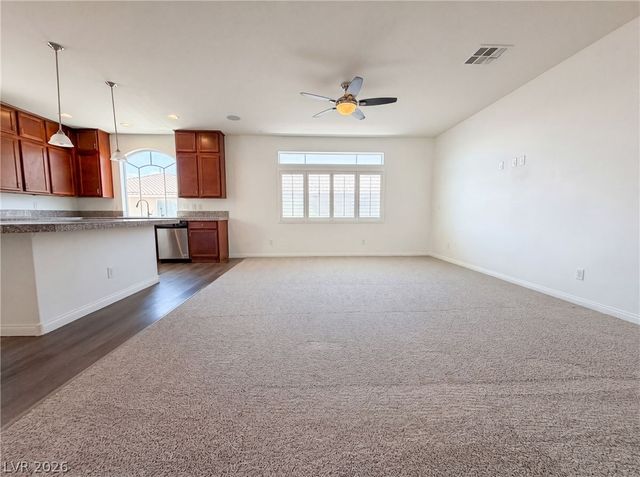5429 Ledgewood Creek Avenue, Las Vegas, NV 89141