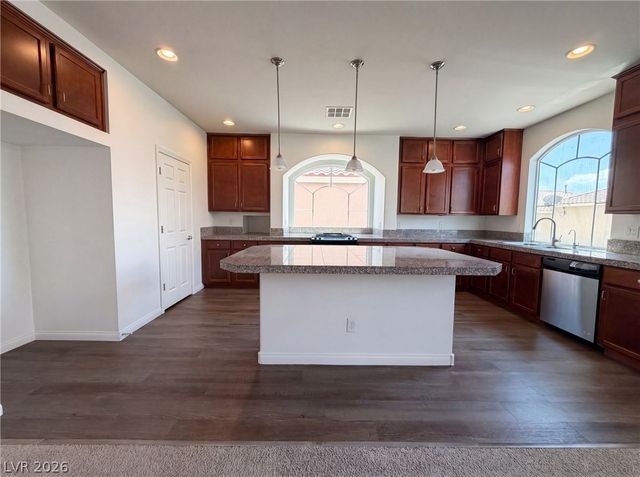5429 Ledgewood Creek Avenue, Las Vegas, NV 89141