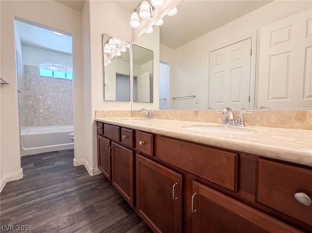 5429 Ledgewood Creek Avenue, Las Vegas, NV 89141