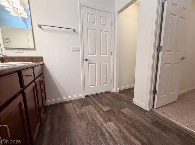 5429 Ledgewood Creek Avenue, Las Vegas, NV 89141