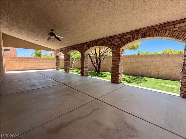 5429 Ledgewood Creek Avenue, Las Vegas, NV 89141