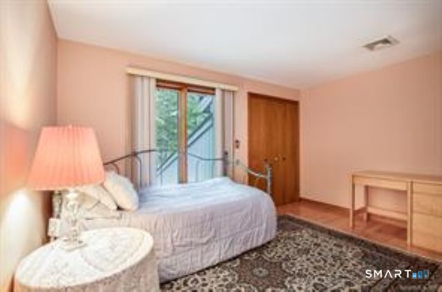 29 Pease Road, Woodbridge, CT 06525
