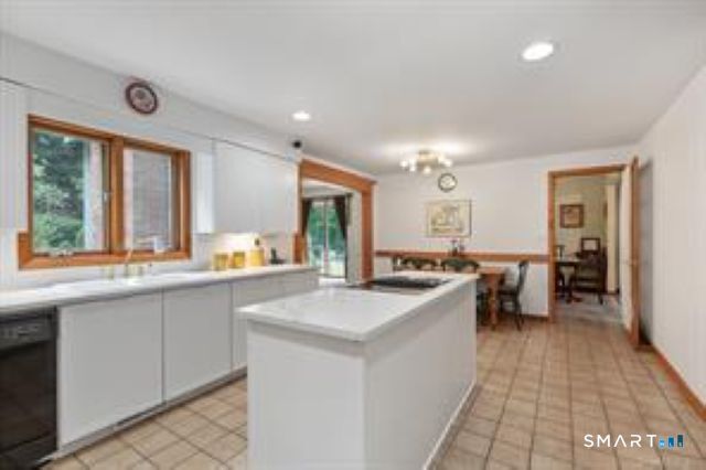 29 Pease Road, Woodbridge, CT 06525