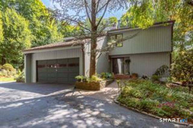 29 Pease Road, Woodbridge, CT 06525