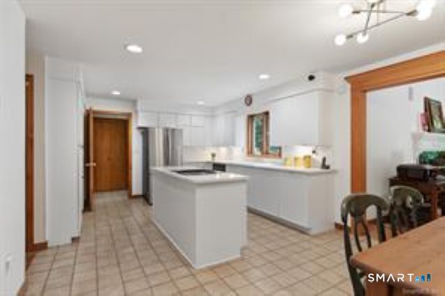 29 Pease Road, Woodbridge, CT 06525
