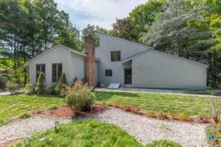 29 Pease Road, Woodbridge, CT 06525