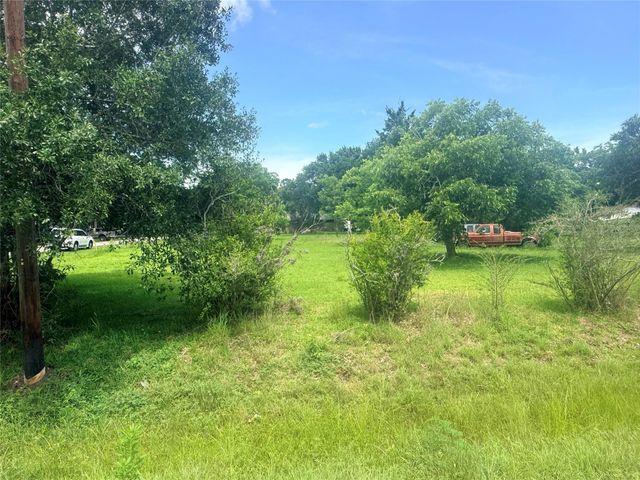 3307 Texas Avenue, Dickinson, TX 77539