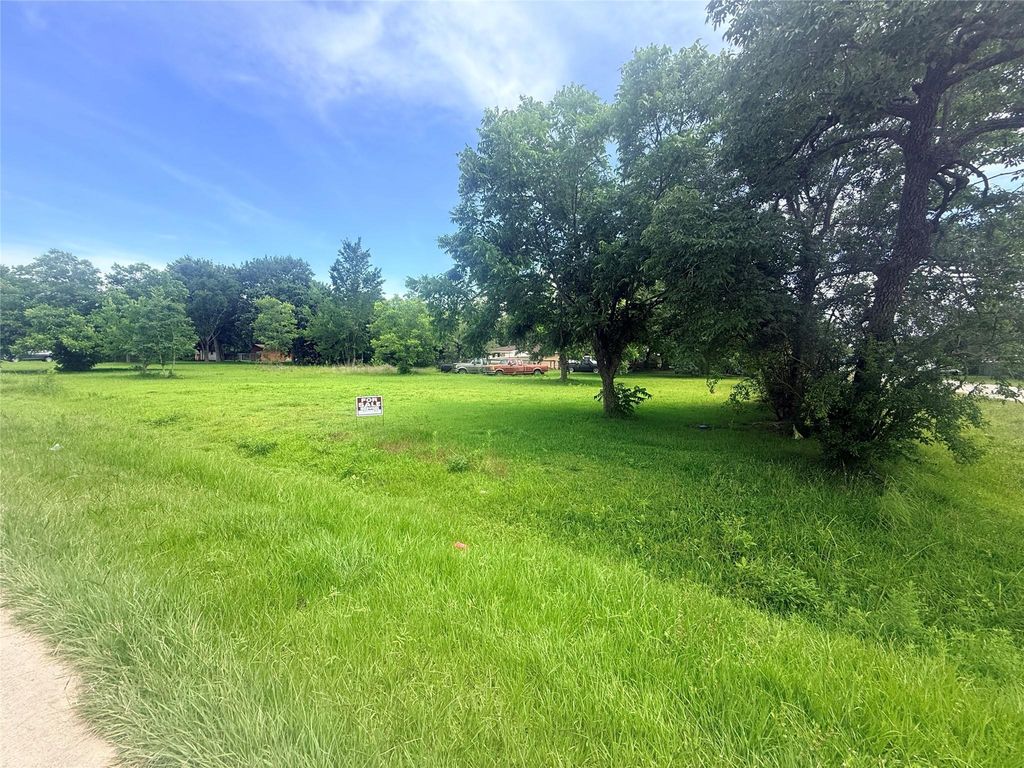 3307 Texas Avenue, Dickinson, TX 77539