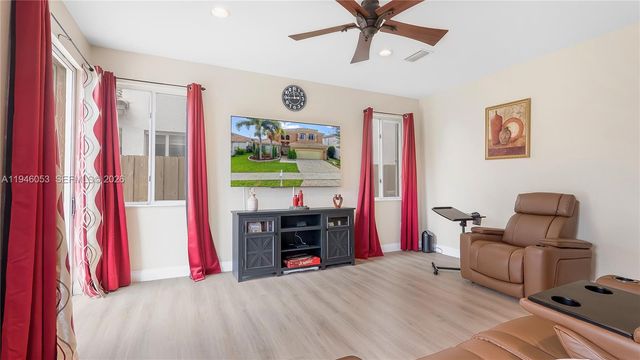 1884 SE 19th St, Homestead, FL 33035