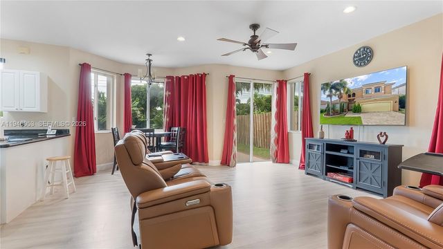 1884 SE 19th St, Homestead, FL 33035