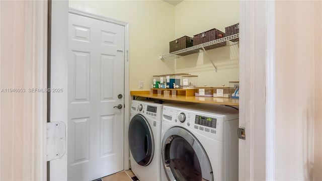 1884 SE 19th St, Homestead, FL 33035