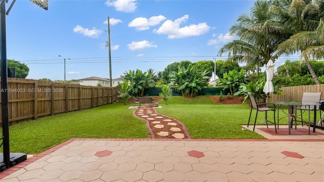 1884 SE 19th St, Homestead, FL 33035