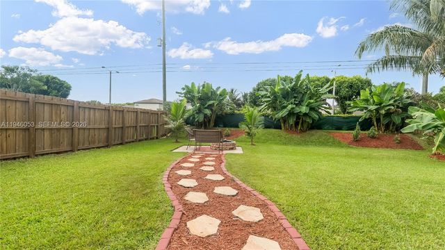 1884 SE 19th St, Homestead, FL 33035