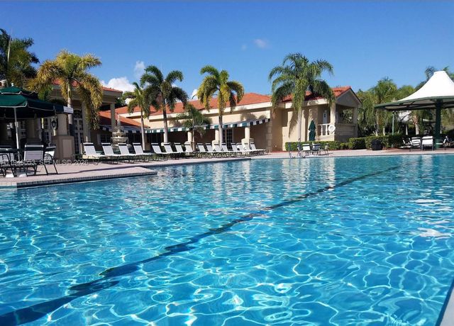 1884 SE 19th St, Homestead, FL 33035