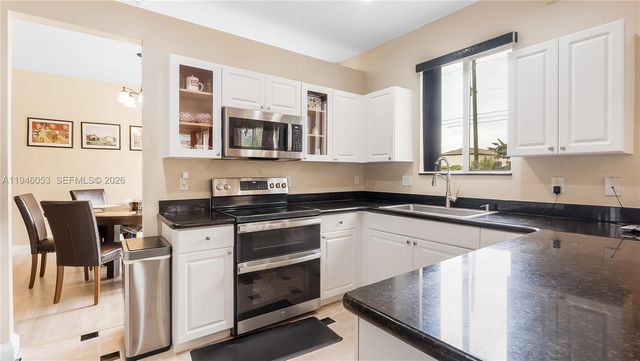 1884 SE 19th St, Homestead, FL 33035