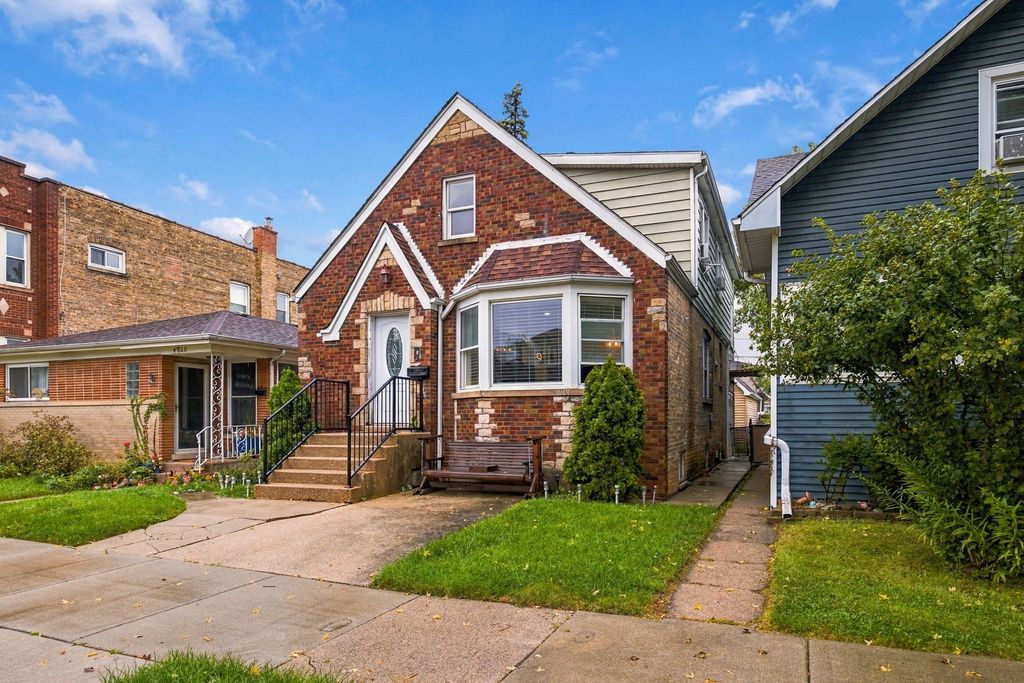 4918 W Winnemac Avenue, Chicago, IL 60630 — exterior