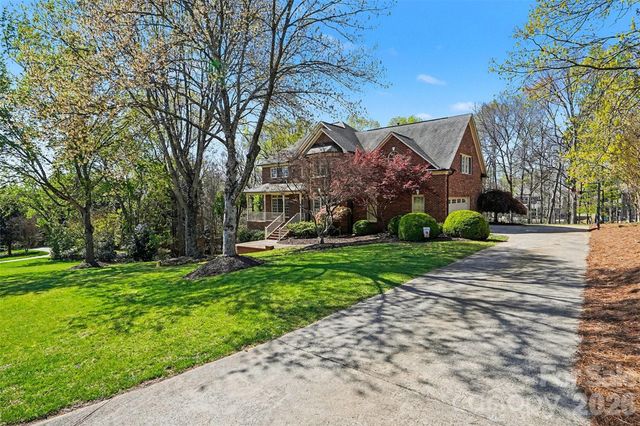 9800 Moody Court, Harrisburg, NC 28075