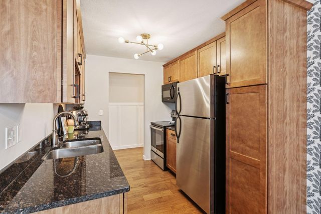 4400 Upton Avenue S 102, Minneapolis, MN 55410