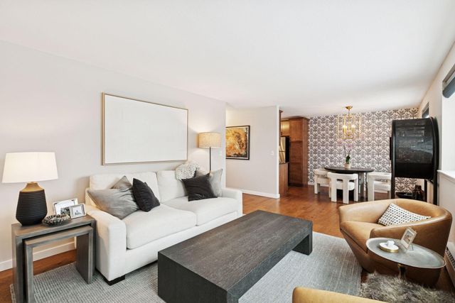 4400 Upton Avenue S 102, Minneapolis, MN 55410