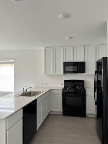 901 Prestonwood Lane, Keene, TX 76031