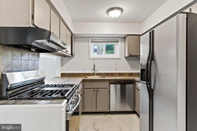 15 CAMPBELL PLACE, Camp Hill, PA 17011