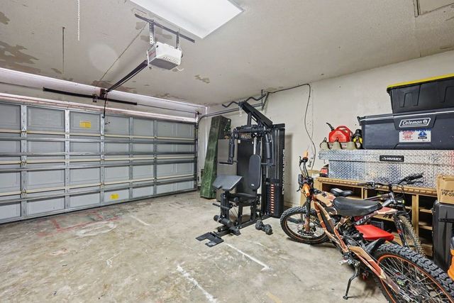 2721 Allencrest Dr, Corpus Christi, TX 78415