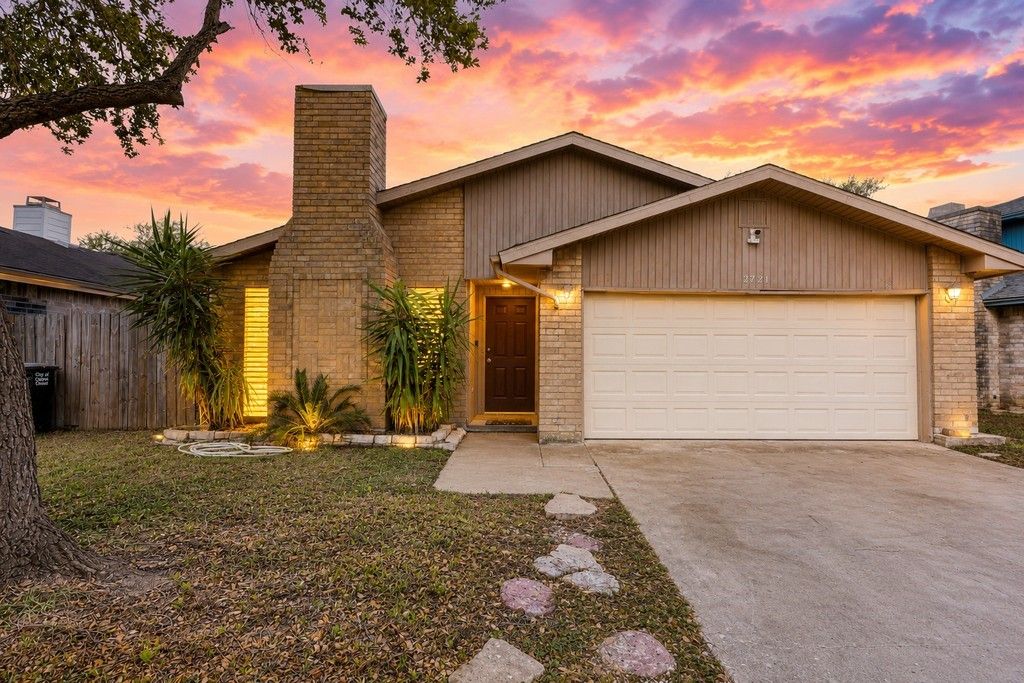 2721 Allencrest Dr, Corpus Christi, TX 78415