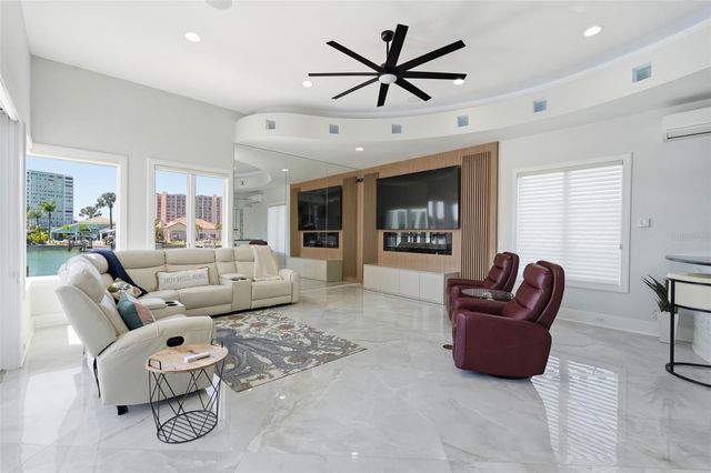 42 MIDWAY ISLAND, Clearwater, FL 33767