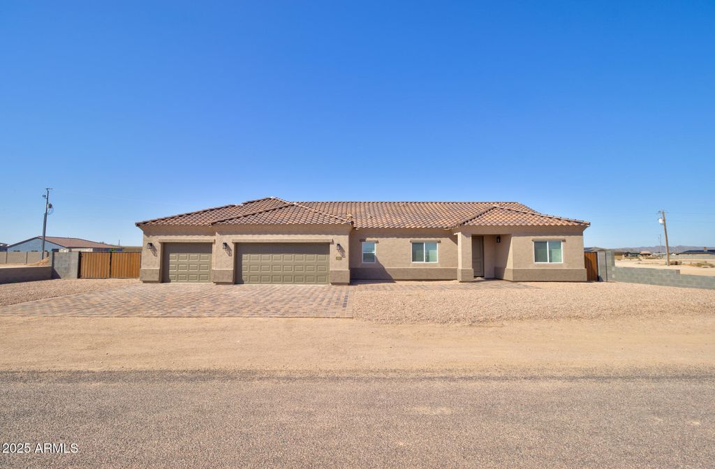 3610 N MOHU Drive, Eloy, AZ 85131