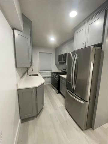 83-83 118 Street 1k, Kew Gardens, NY 11415