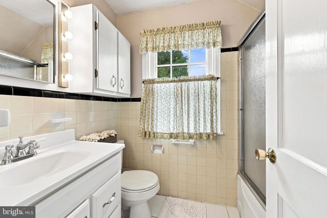 844 BURMONT RD, Drexel Hill, PA 19026