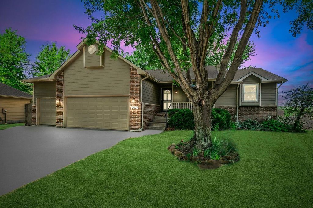 2517 N Covington Cir., Wichita, KS 67205