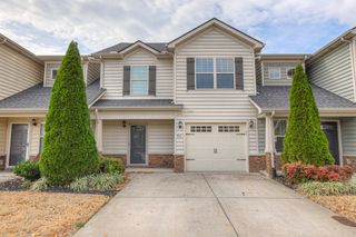 911 Dahlia Dr, Murfreesboro, TN 37128