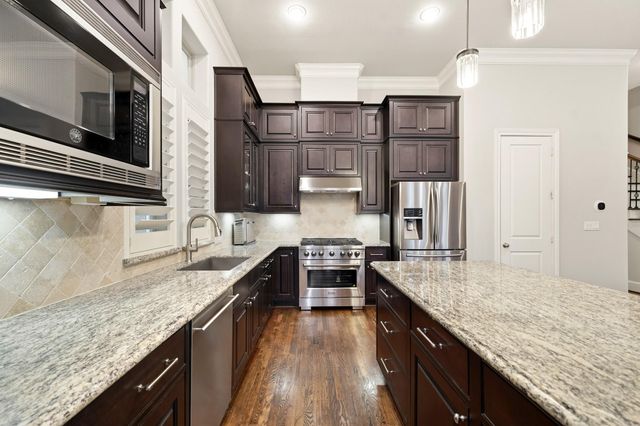 1810 Upland Lakes, Houston, TX 77043