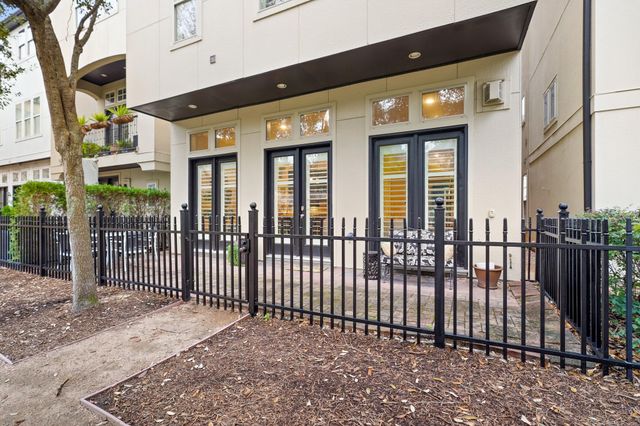 1810 Upland Lakes, Houston, TX 77043