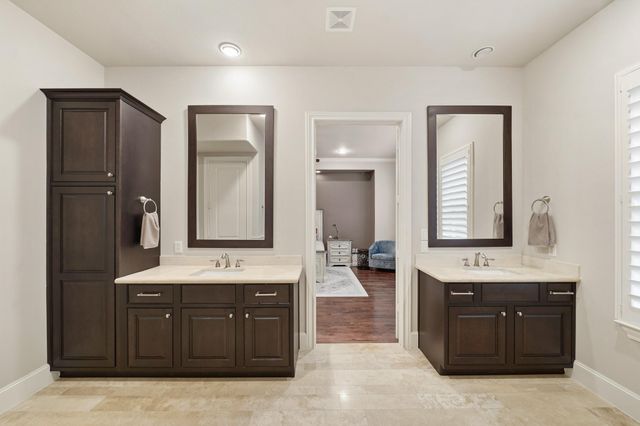 1810 Upland Lakes, Houston, TX 77043