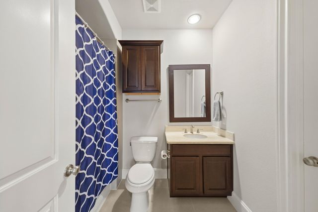 1810 Upland Lakes, Houston, TX 77043