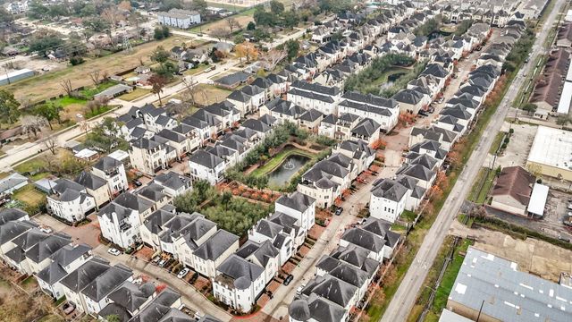 1810 Upland Lakes, Houston, TX 77043