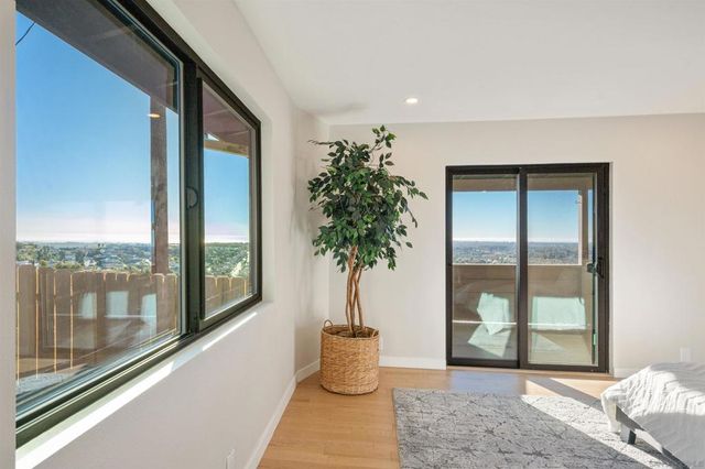 4303 Sheldon Dr, La Mesa, CA 91941