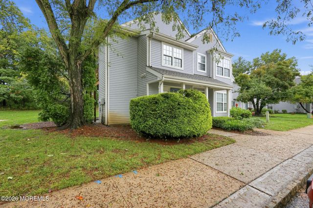 407 Hampton Court, Manalapan, NJ 07726