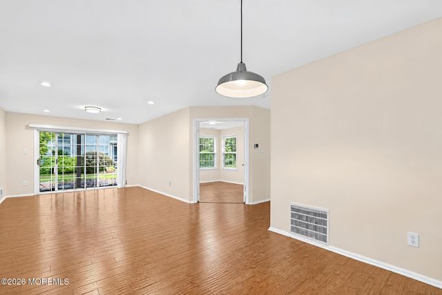 407 Hampton Court, Manalapan, NJ 07726