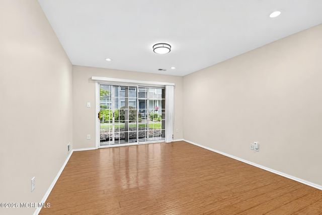 407 Hampton Court, Manalapan, NJ 07726