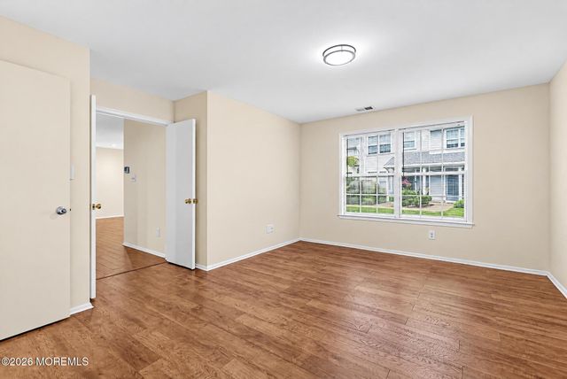 407 Hampton Court, Manalapan, NJ 07726