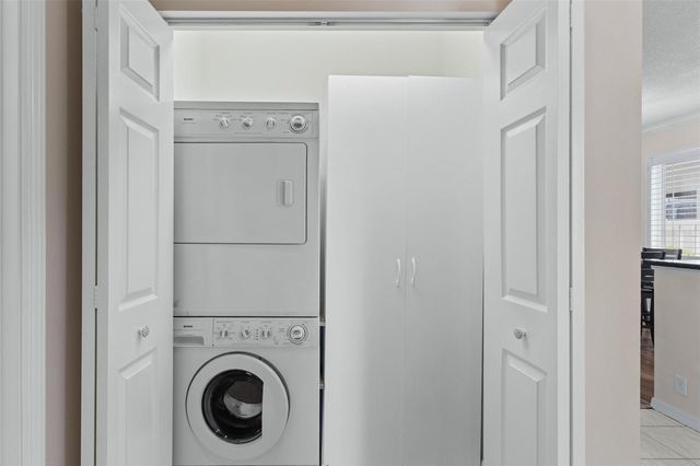 8525 54TH AVENUE CIRCLE E, Bradenton, FL 34211