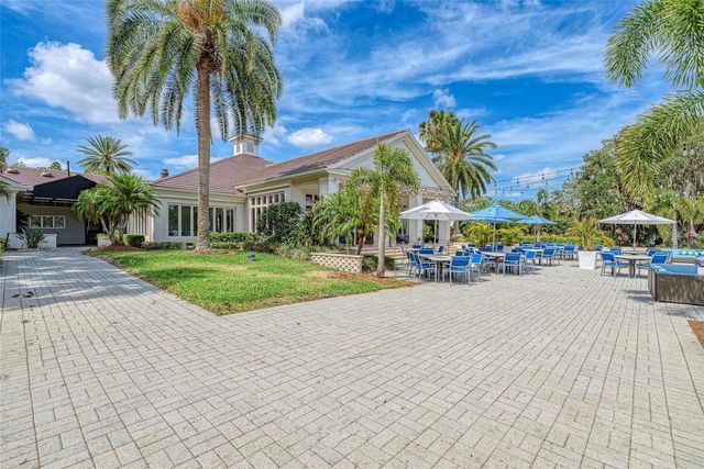 8525 54TH AVENUE CIRCLE E, Bradenton, FL 34211