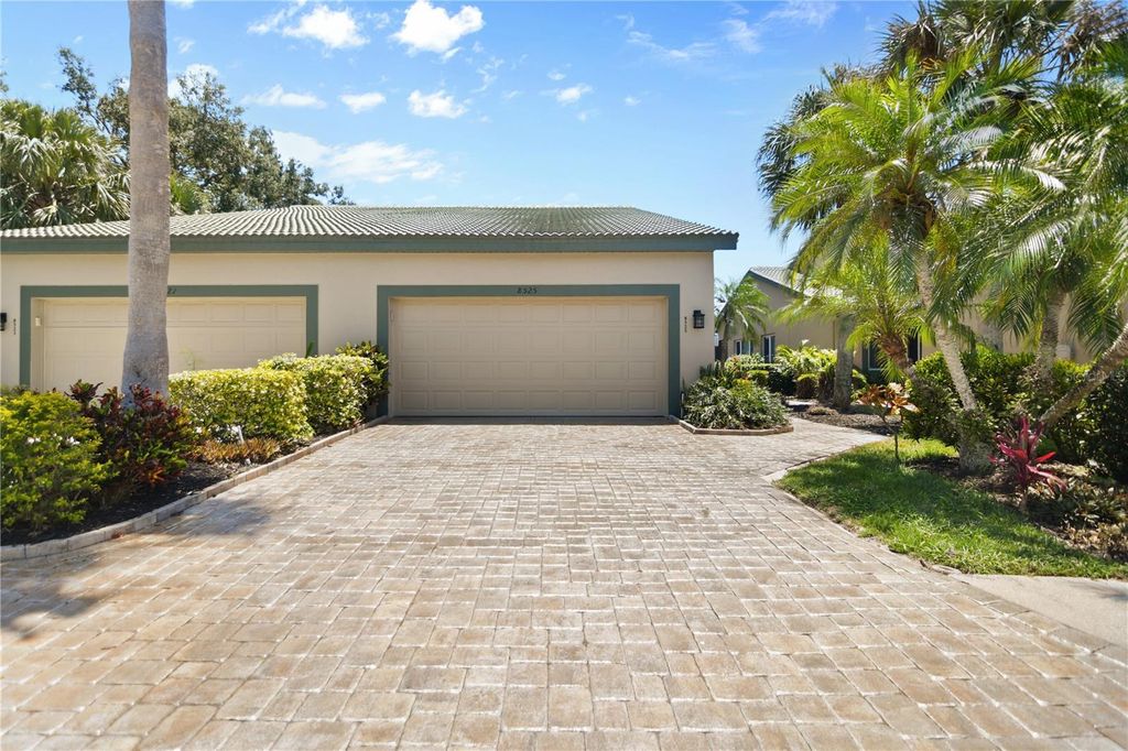 8525 54TH AVENUE CIRCLE E, Bradenton, FL 34211
