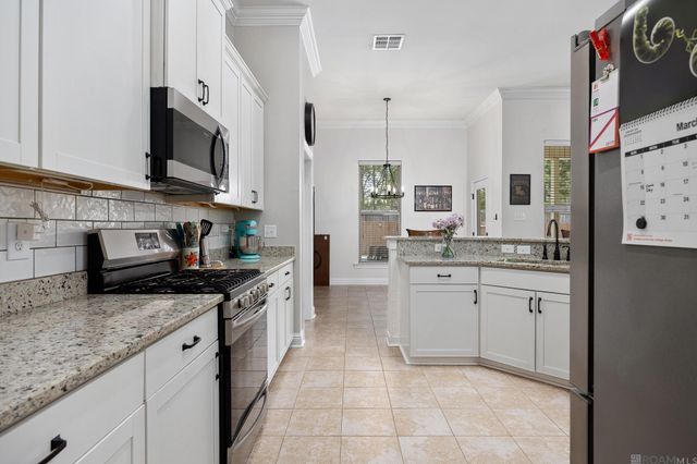 23570 Gardenia Ave, Denham Springs, LA 70726